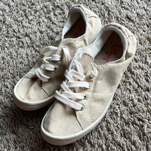 NWOT jelly pop shoes